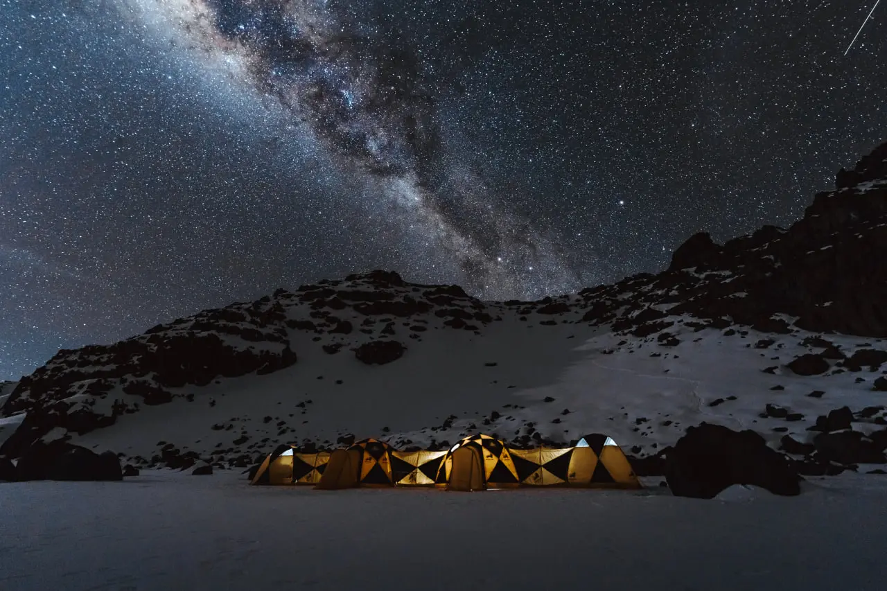 Altezza Travel premium walk-in tent in the Kilimanjaro crater Altezza Travel premium walk-in tent in the Kilimanjaro crater